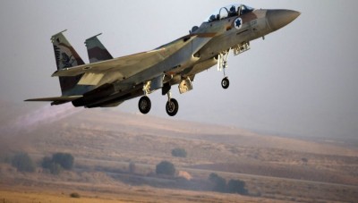 مسؤول اسرائيلي يعترف بقصف قوات بلاده لمواقع إيرانية في سوريا