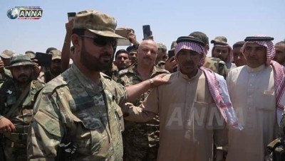 بعد الاتفاق الجديد بين ضامني أستانا.. سهيل الحسن يتفقد قوات النظام في ريف الرقة (صور)