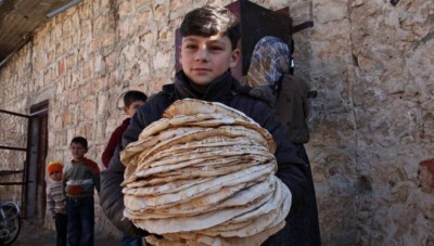 4 أرغفة للفرد الواحد كحد أقصى .. آلية جديدة لتوزيع الخبز في سوريا 
