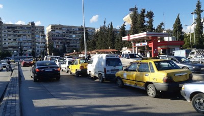 أزمة البنزين تدفع حكومة النظام  إلى خفض جديد في مخصصات السيارات
