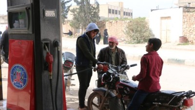 لماذا تقيس &#34;الهيئة&#34; نسبة الوقود في السيارات القادمة من ريف حلب إلى إدلب