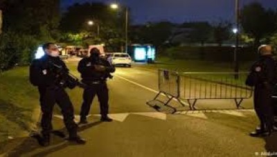 فرنسا تعتقل 11 مشتبها به في حادثة قطع رأس المعلم 