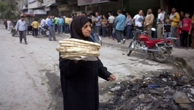 رغم الوعود بانفراجات كبيرة ....أزمة الخبز تتواصل في مناطق النظام