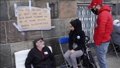 الدنمارك.. لاجئ سوري يدخل في إضراب مفتوح عن الطعام احتجاجا على قرار ترحيل مواطنيه