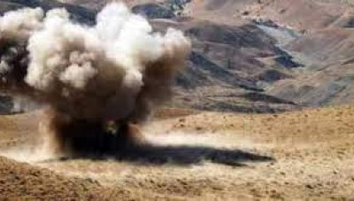 A child was killed and others injured in a mine explosion in Deir Ezzor