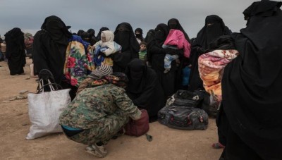 SDF allows a new batch of displaced people from Al-Hol camp to leave for Manbij