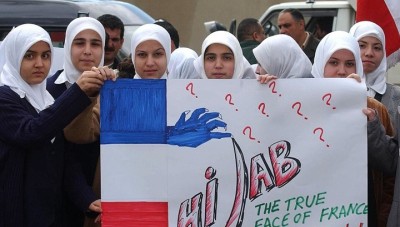 الحجاب يتصدر قضايا الحملات الانتخابية لمرشحي الرئاسة الفرنسية