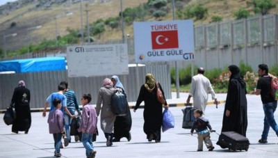 انتقادات ساخرة لتصريحات خارجية النظام الرافضة لخطة تركيا إعادة مليون لاجئ 