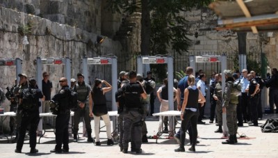 الاحتلال الإسرائيلي يعيد فتح أبواب المسجد الأقصى 
