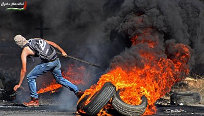 إصابة عشرات الفلسطينيين في مواجهات مع قوات الاحتلال على معابر غزة