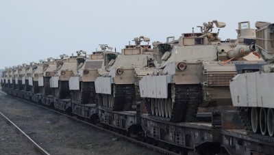 أمريكا سترسل دبابات لحماية حقول النفط في شرق سوريا لصالح قسد