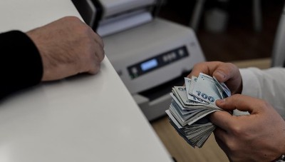 الليرة التركية تحافظ على تحسنها أمام العملات الأجنبية 
