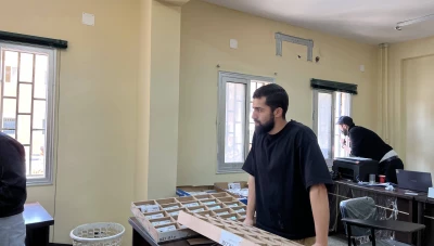 مركز التسوية في اللاذقية يمنح آلاف عناصر النظام السابق هويات مدنية