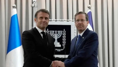 الرئيس الفرنسي إيمانويل ماكرون يزور إسرائيل للتضامن