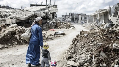 قصف مروع في إدلب يستهدف النساء والأطفال ويثير حالة رعب وهلع في المخيمات