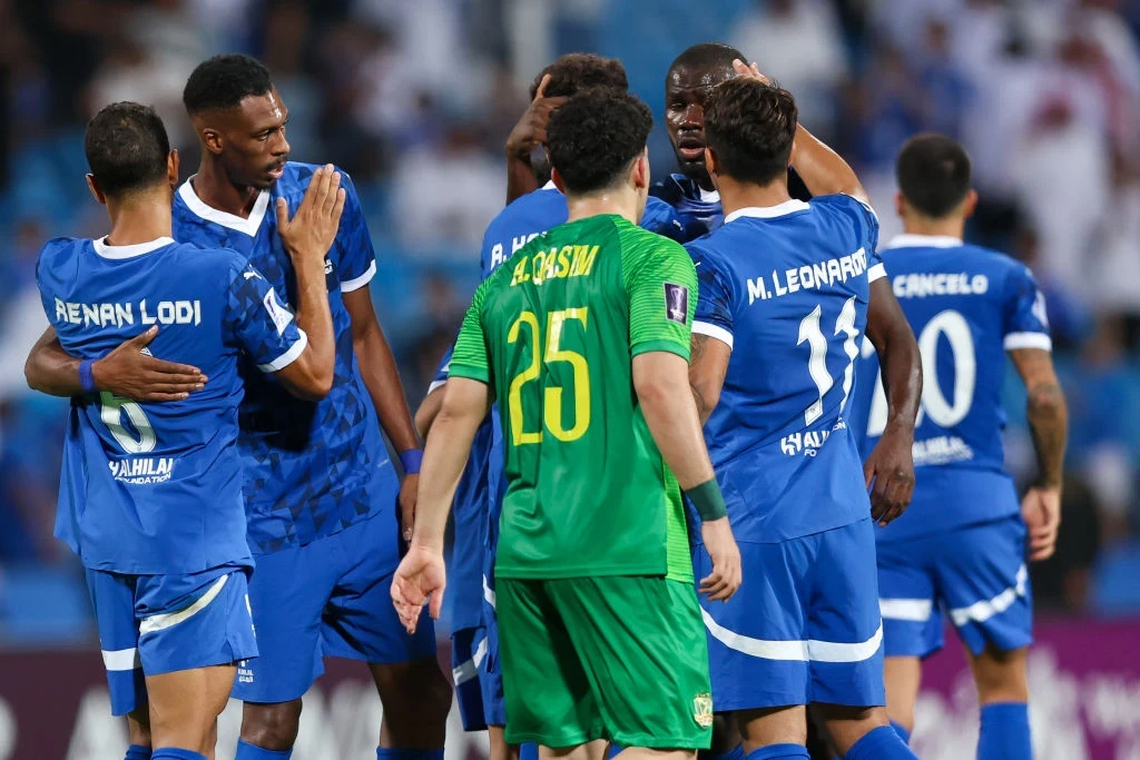 الهلال يتألق في دوري النخبة وآسيا تكرم ليوناردو