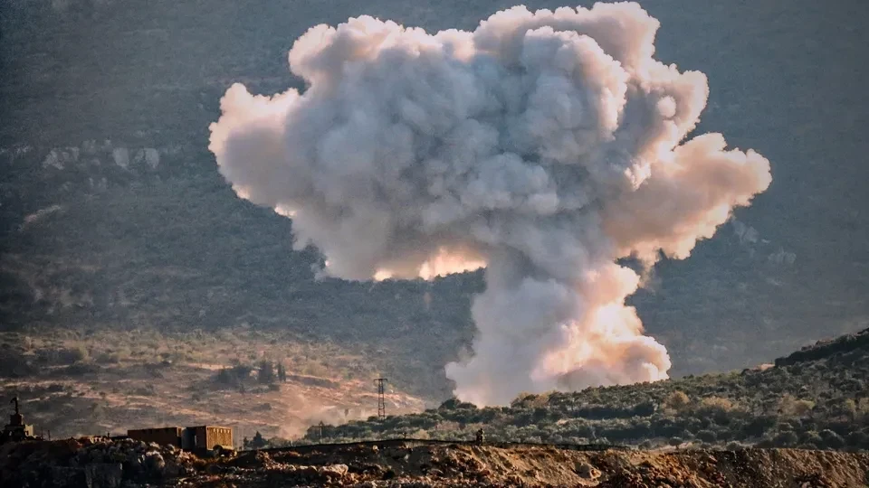 مجزرة جديدة في إدلب: 11 قتيلاً و39 جريحاً جراء غارات روسية وقصف للنظام السوري