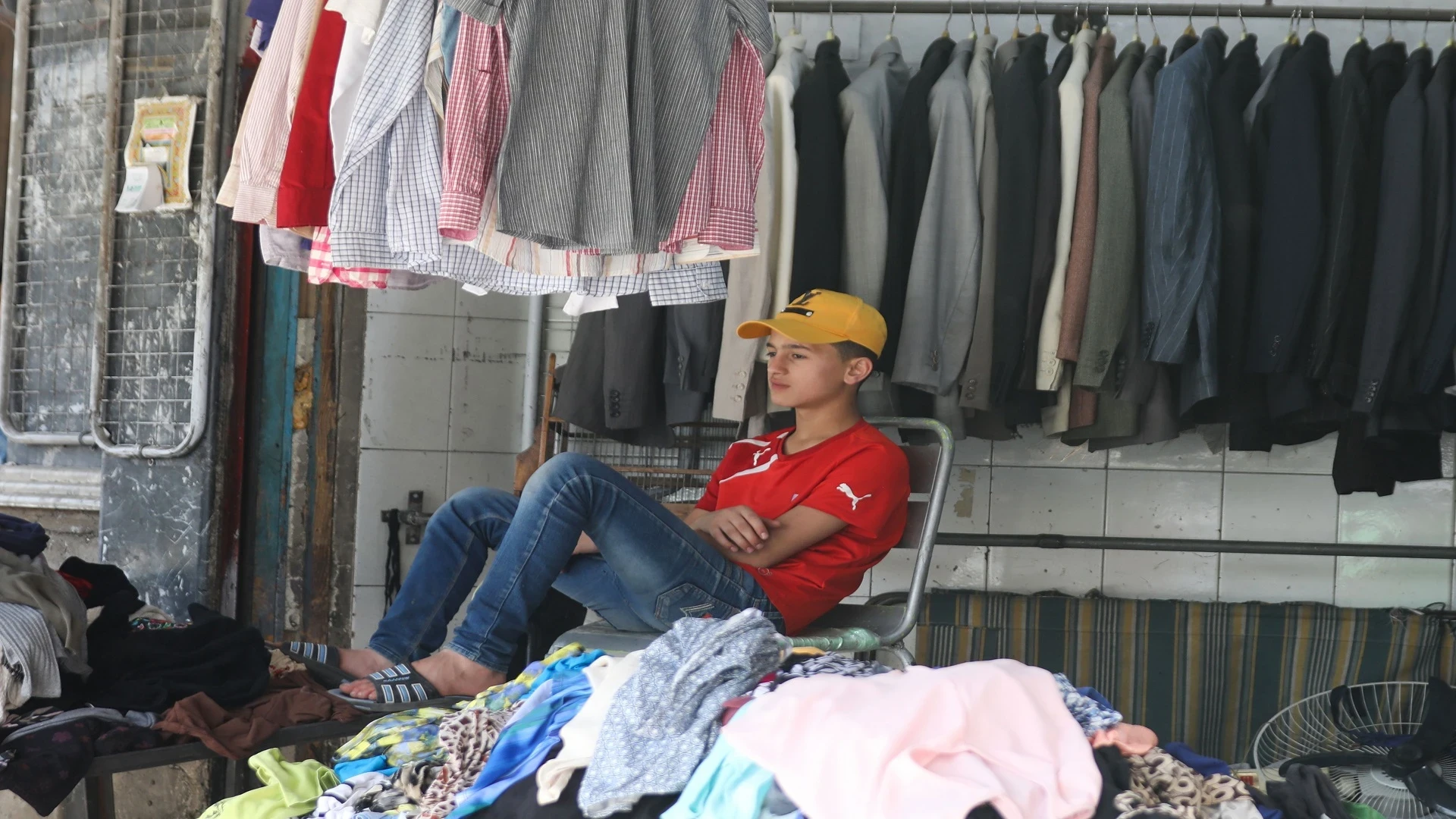 ارتفاع هائل في أسعار الملابس الصيفية في مناطق سيطرة نظام الأسد